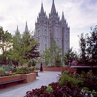BucketList + Go On A Date To Temple Square During Christmas Time