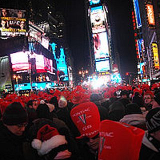 BucketList + Kiss Some In Times Square At New Years Eve