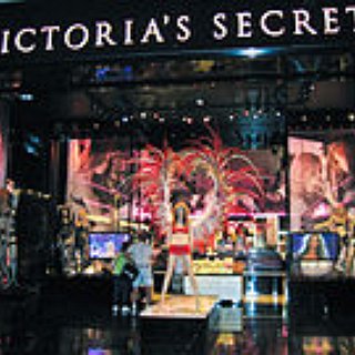 BucketList + Attend A Victoria's Secret Fashion Show