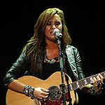 BucketList + Meet Demi Lovato. = ✓