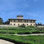 BucketList + Stay In A Villa In ... = ✓