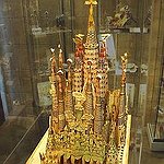 BucketList + See Gaudi's La Sagrada Familia ... = ✓