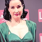 BucketList + See Ditta Von Tease Show ... = ✓