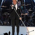 BucketList + See Rod Stewart In Concert = ✓