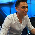 BucketList + Get A Kiss From Tom ... = ✓