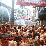 BucketList + Experience The Tomato Fight In ... = ✓