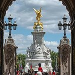 BucketList + Go To Buckingham Palace = ✓