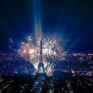 BucketList + Kiss Under The Fireworks