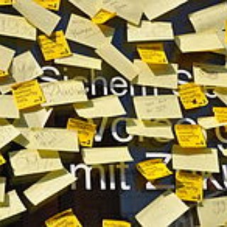 BucketList + Prank Someone With Post-It Note Wallpaper