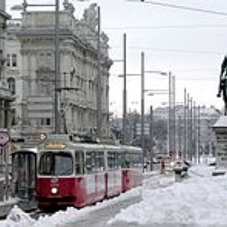 BucketList + Travel To Vienna/Switzerland