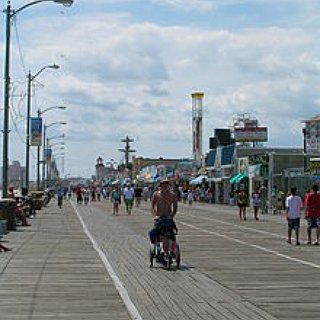 BucketList + Go To The Beach With My Girlfriend.
