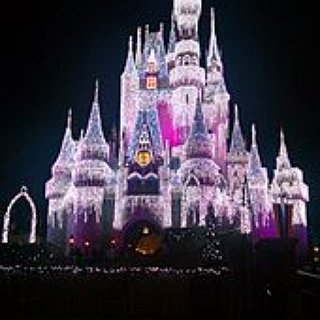 BucketList + Kiss In Front Of Cinderellas Castle