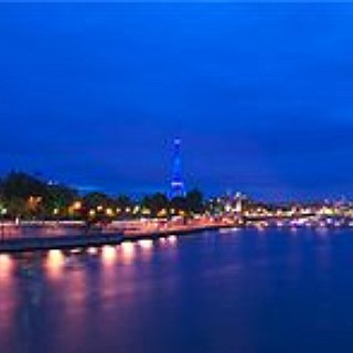 BucketList + Visit The Eiffel Tower At Night