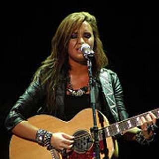 BucketList + Go To A Demi Lovato Concert