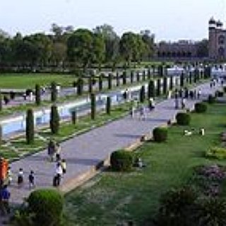 BucketList + Vist All Seven Wonders Of The World