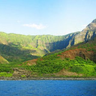 BucketList + Hike The Honopu Ridge Trail