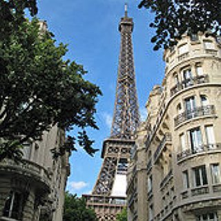 BucketList + Climb The Top Of The Eiffeltower