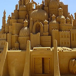 BucketList +  Build A Huge Sandcastle