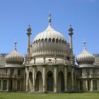 BucketList + Visit Stonehenge And The Royal Pavilion In England