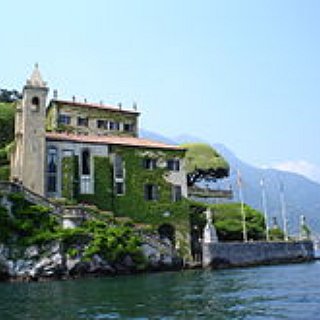 BucketList + Vacation On Lake Como, Italy