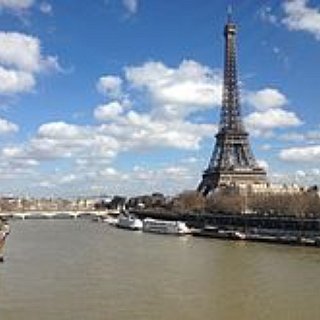 BucketList + I Want To Go To Paris With My Friends
