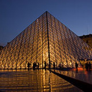 BucketList + Go To The Louvre Museum In Paris