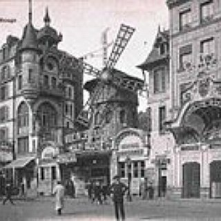 BucketList + Visit The Moulin Rouge In Paris