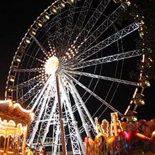 BucketList + Get A Kiss On A Ferris Wheel