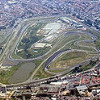 BucketList + Go To A Formula 1 Race Weekend Overseas.