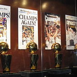 BucketList + Attend A San Antonio Spurs Game