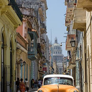 BucketList + Go To Cuba Before It Becomes Commercialised!