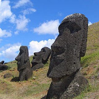 BucketList + Eye Contest With Moai Statue's On Easter Island