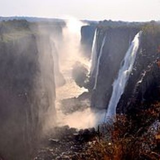 BucketList + See Niagra Falls/Victoria Falls