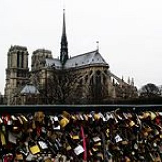 BucketList + Attach A Lock In Paris On Lovers Bridge 