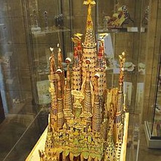 BucketList + See Gaudi's La Sagrada Familia In Spain