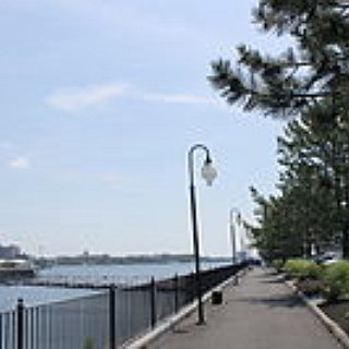 BucketList + Throw Tea In The Boston Harbor 