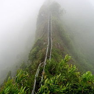 BucketList + Visit The Haiku Stairs In Oahu, Hawaii