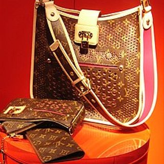 BucketList + Buy Louis Vutton Bag