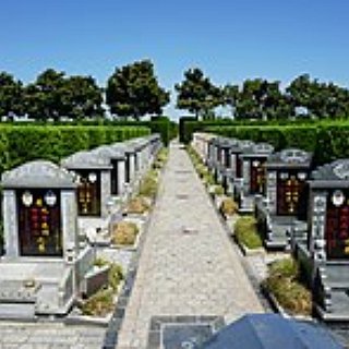BucketList + Pere Lachaise Cemetery, Paris France