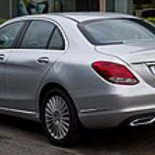 BucketList + Mua Xe Mercedes C200 Exclusive Trước 30 Tuổi