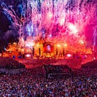 BucketList + Dance At Tomorrow Land With My Bae
