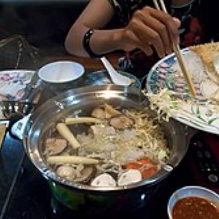 BucketList + Lẩu Bò Nhà Chị Tú
