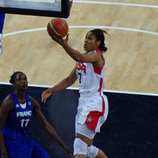 BucketList + Get An Autograph From Maya Moore