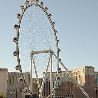 BucketList + Ride On A Giant Ferris Wheel