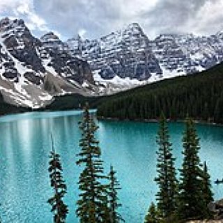 BucketList + Camp At Lake Moraine Lake In Banff/Canada