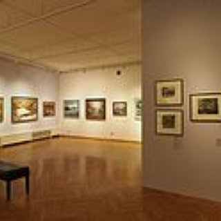 BucketList + Vist An Art Gallery