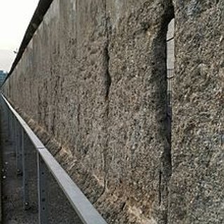 BucketList + See The Wall Of Berlin
