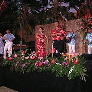 BucketList + Attend A Luau In Hawaii 