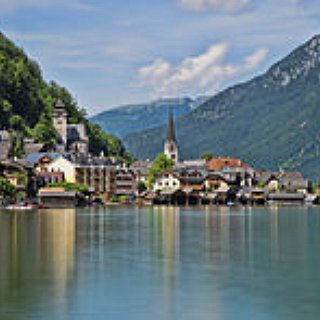 BucketList + Travel To Hallstatt, Austria